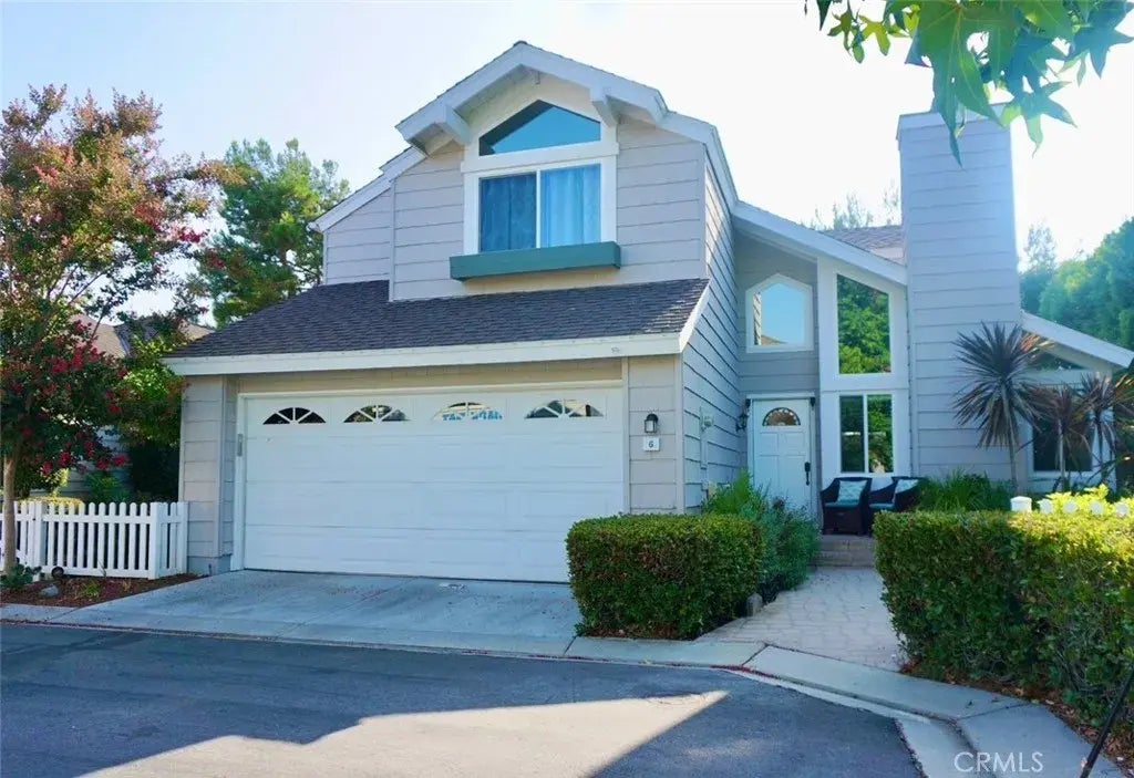 6 Autumnleaf 56, Irvine