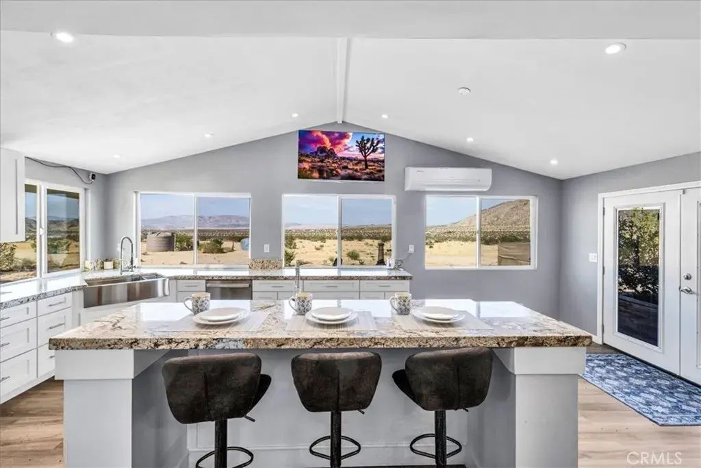 4773 Shawnee Trail, Landers
