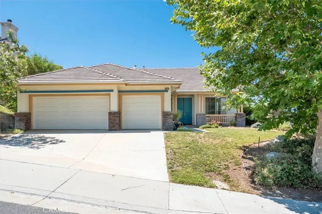 14320 Sequoia Road, Canyon Country