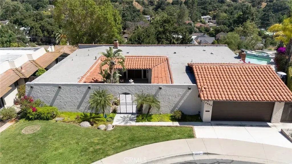 2604 Perkins Circle, Glendale