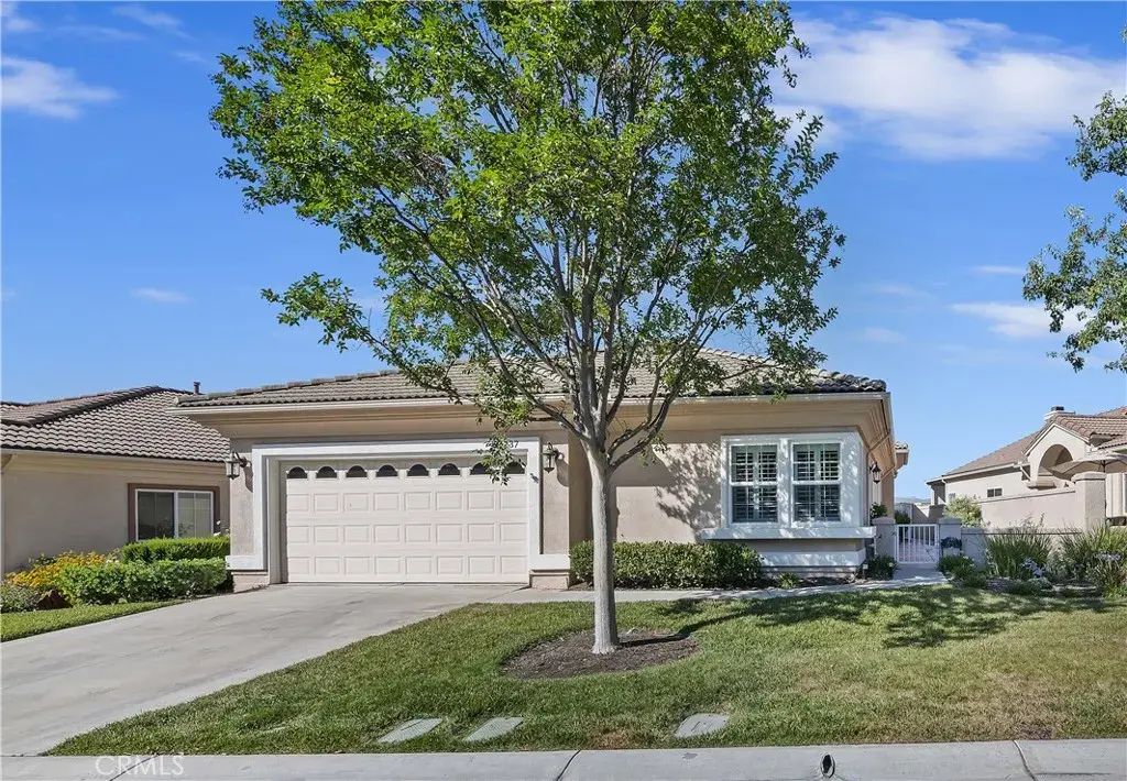 24237 Calle Artino, Murrieta