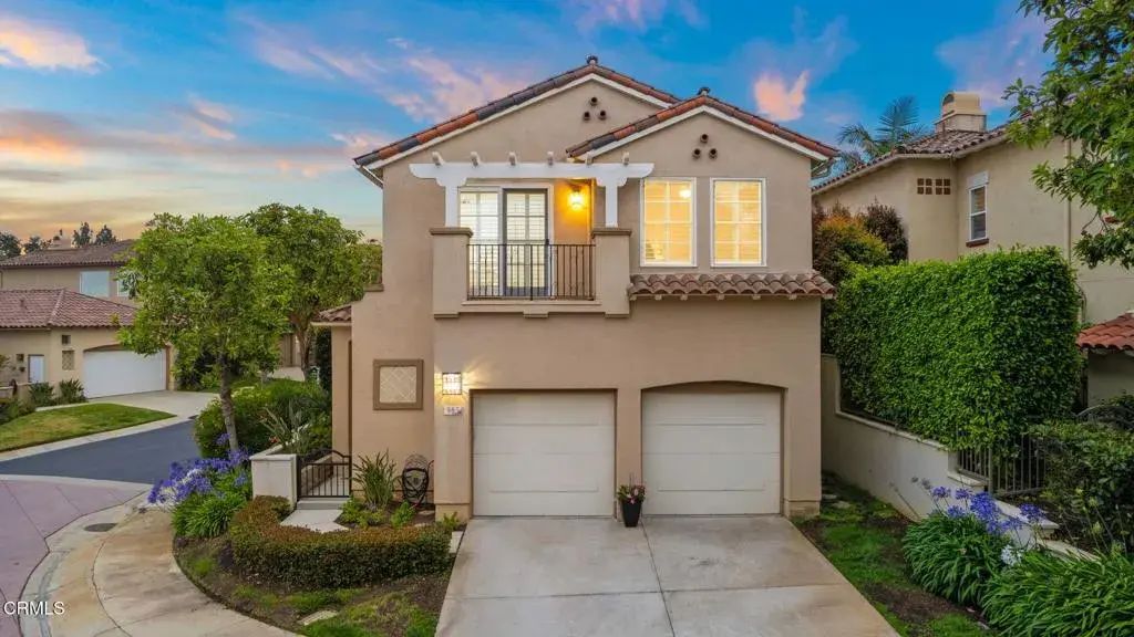 985 Corte Augusta, Camarillo