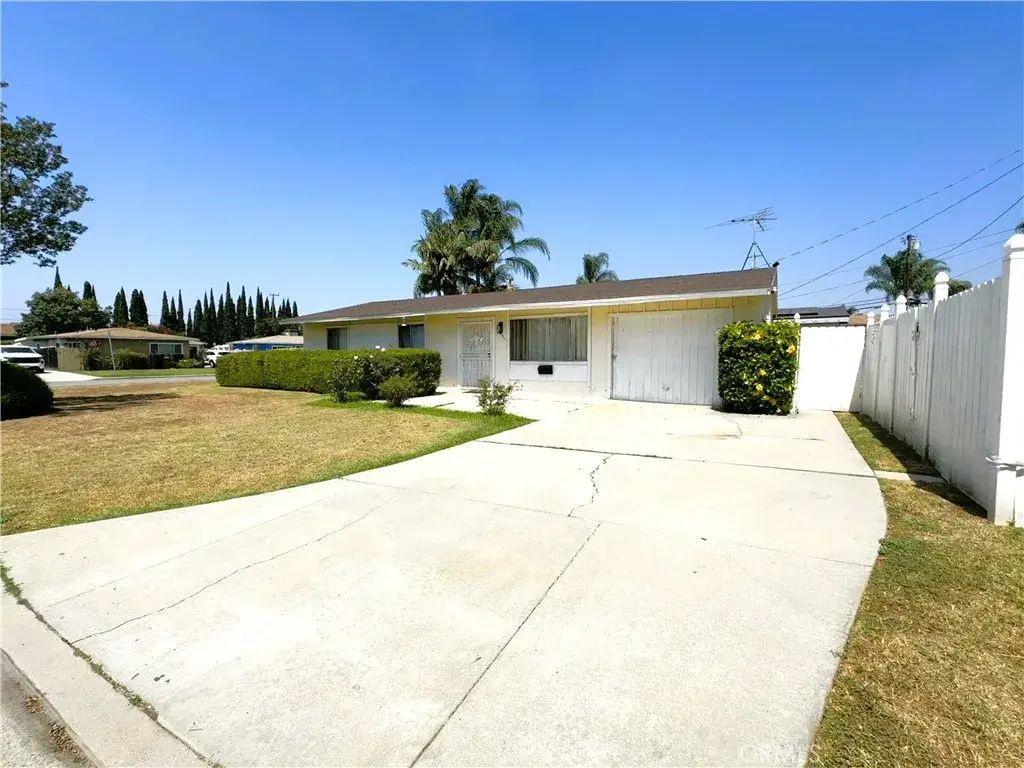 10281 Elmore Avenue, Whittier
