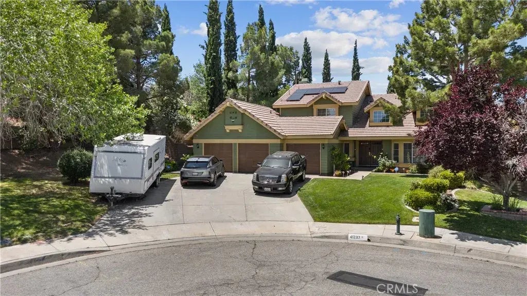 41233 Almond Avenue, Palmdale