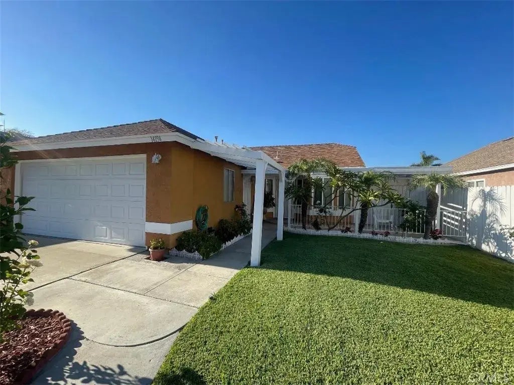 14194 Old Field Avenue, Fontana