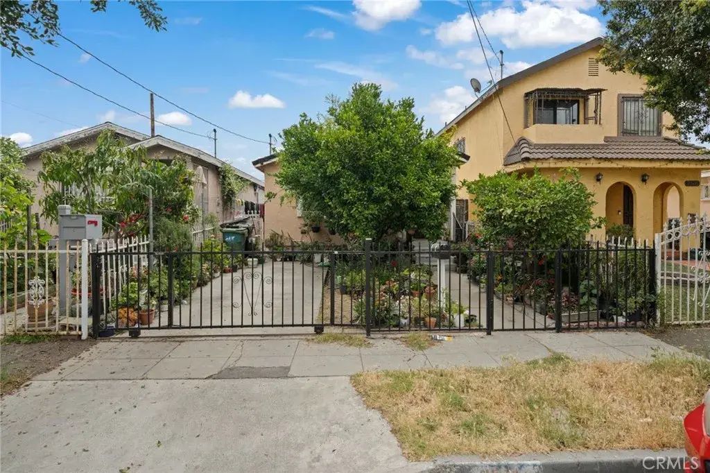 9514 Juniper Street, Los Angeles