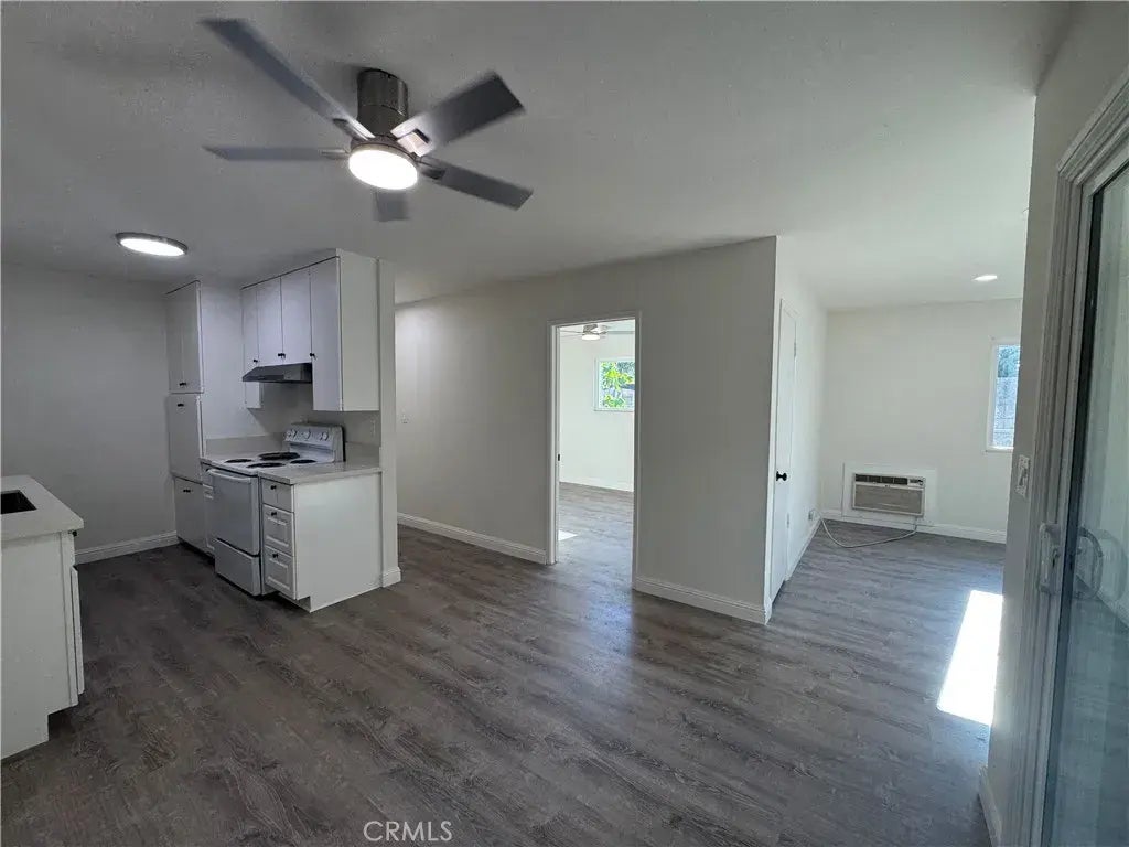 486 N Oak Street, Orange