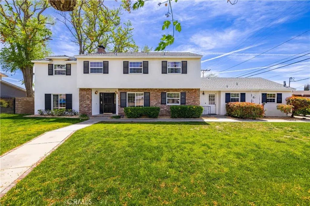 2358 W Avenue K, Lancaster