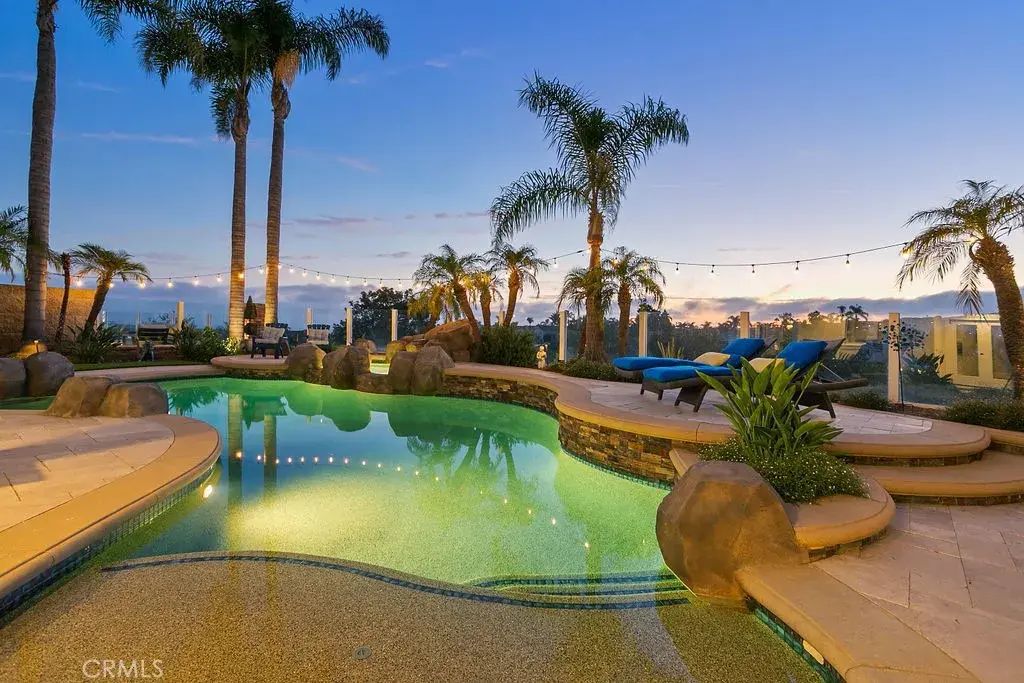 1 White Sail, Laguna Niguel
