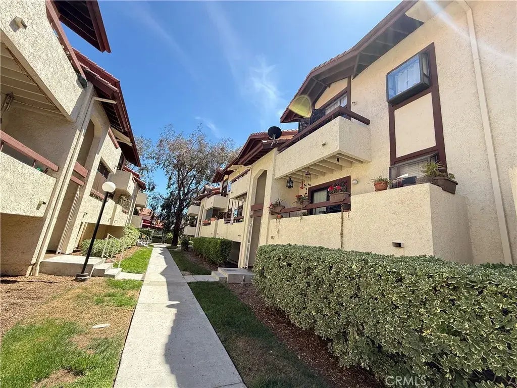 18122 Sundowner Way 1108, Canyon Country