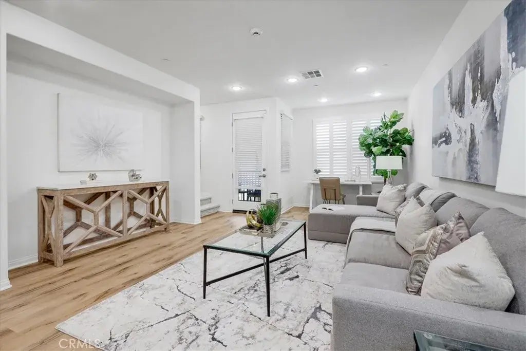 148 Capricorn, Irvine