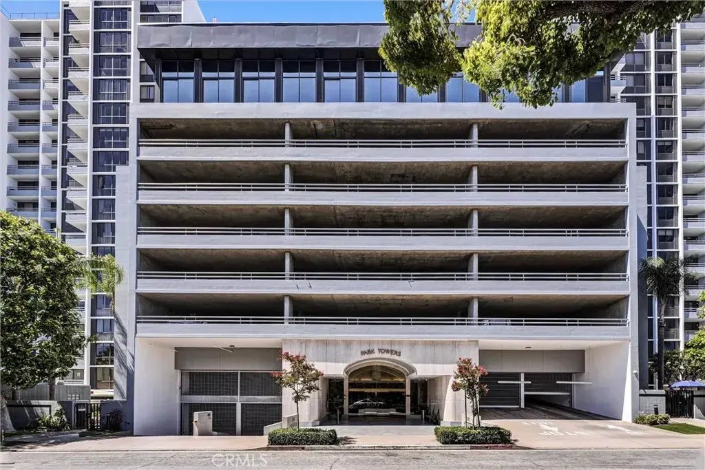 345 Pioneer Drive 205, Glendale