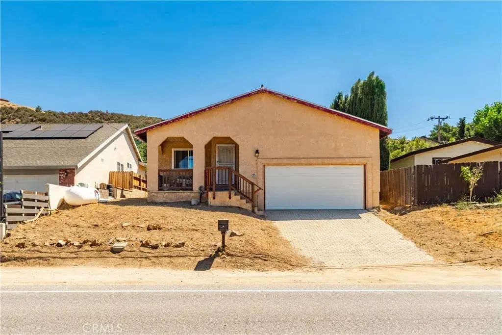14811 Elizabeth Lake Road, Lake Hughes
