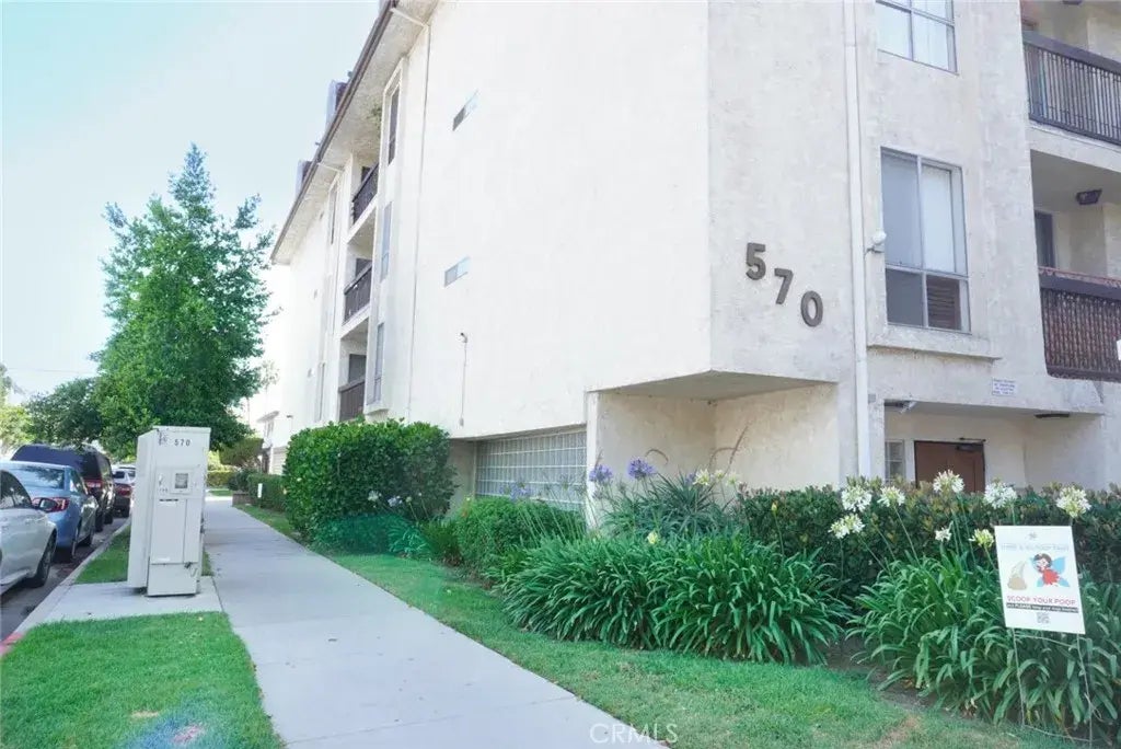 570 W Stocker Street 202, Glendale