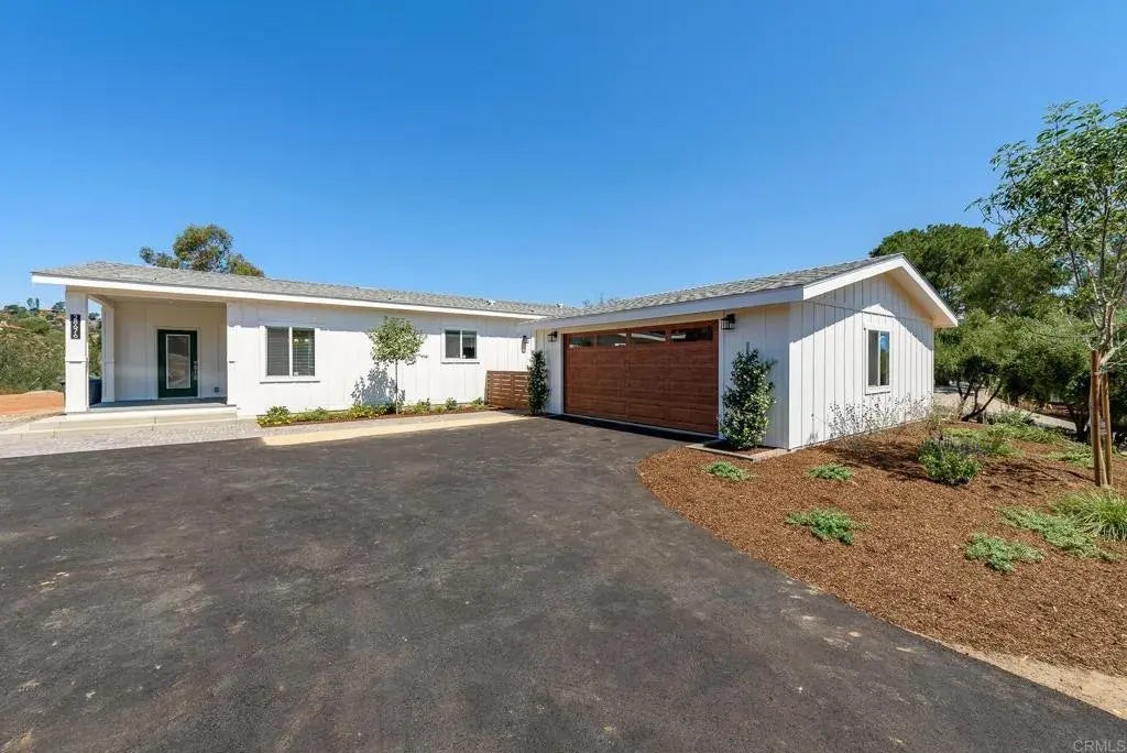 28676 Mountain Lilac Road, Escondido