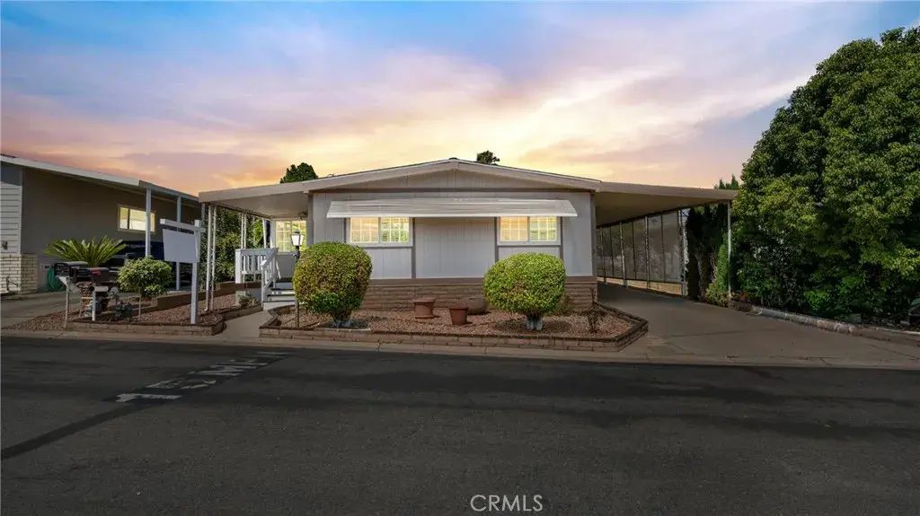1422 Rainbrook, Corona