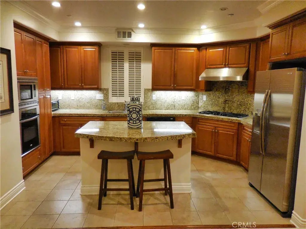 89 Winding Way, Irvine