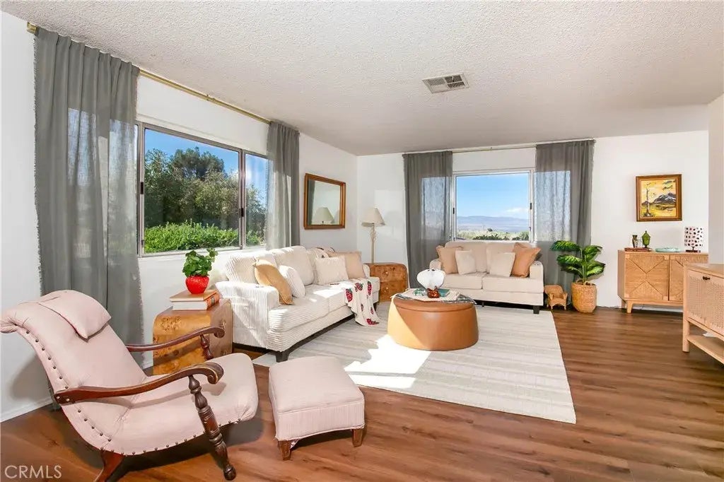 46404 Kings Canyon Road, Lancaster