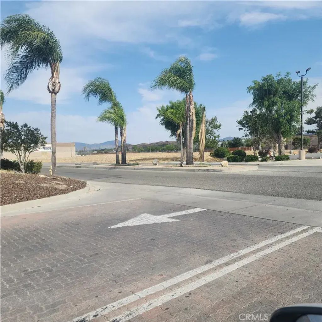 E Commonweaith, San Jacinto