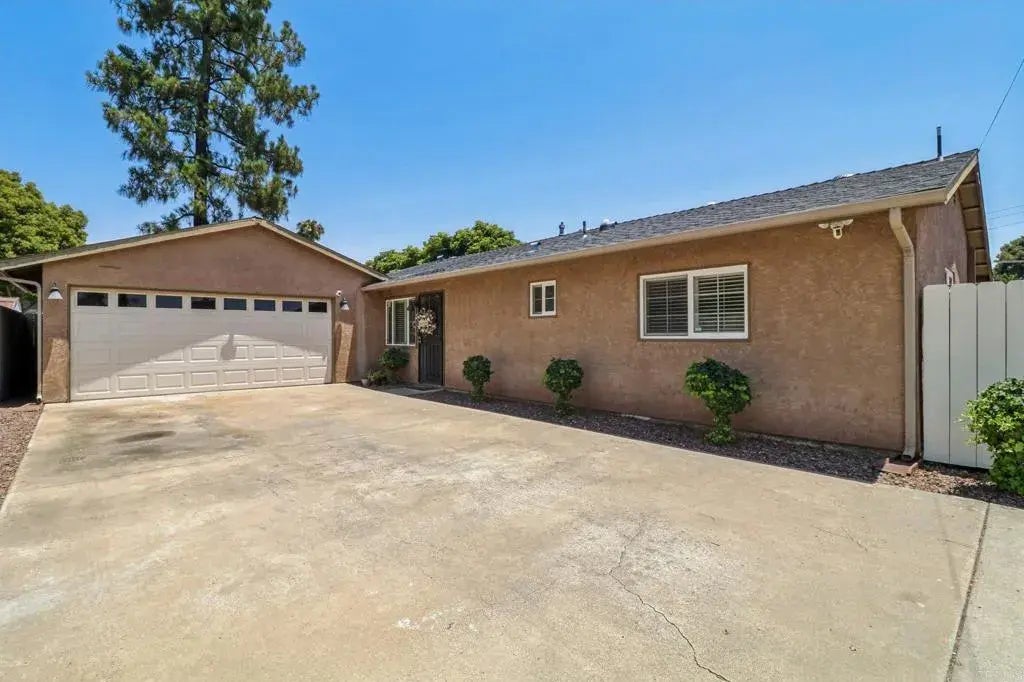 1163 Peach Avenue, El Cajon