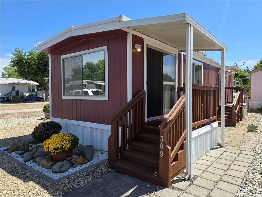 703 Oro Dam West 309, Oroville