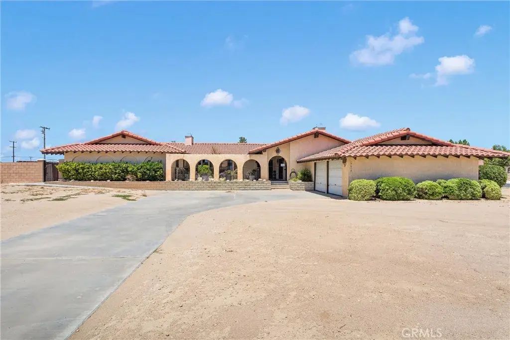 19678 Red Feather Road, Apple Valley