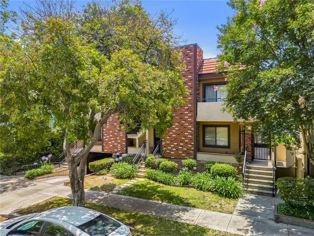 1207 N Columbus Avenue, Glendale