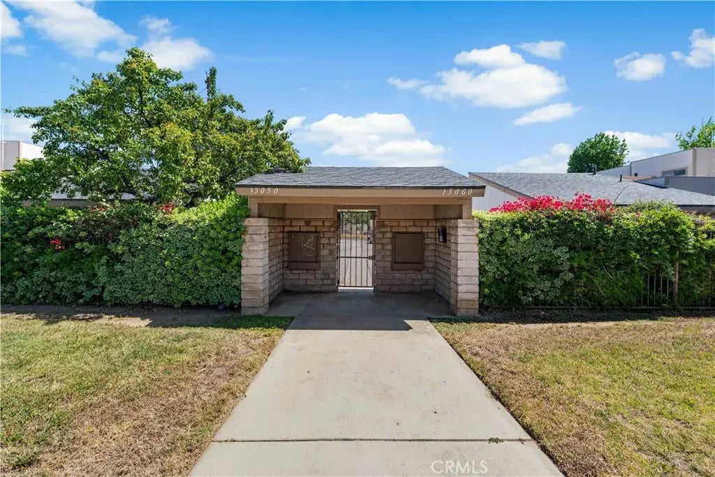 15060 Chatsworth Street E, Mission Hills (san Fernando)