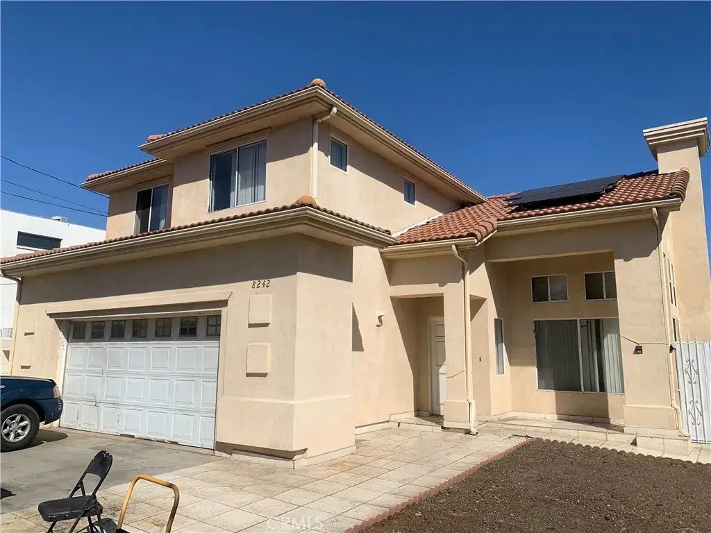 8242 Ventura Canyon Avenue, Panorama City