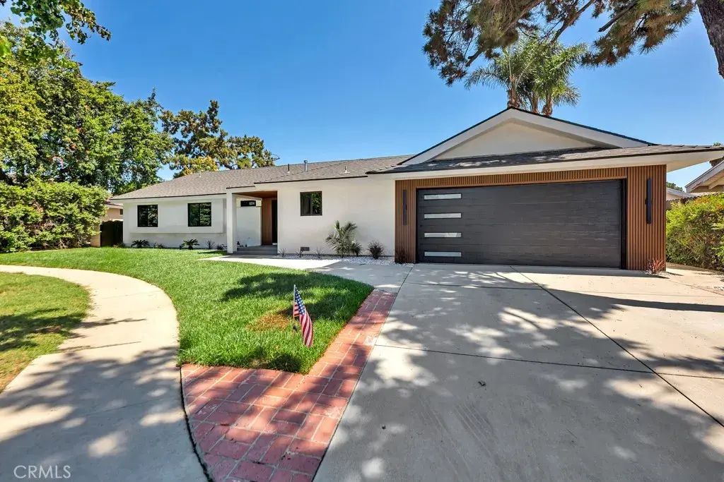 20646 Hatton Street, Winnetka
