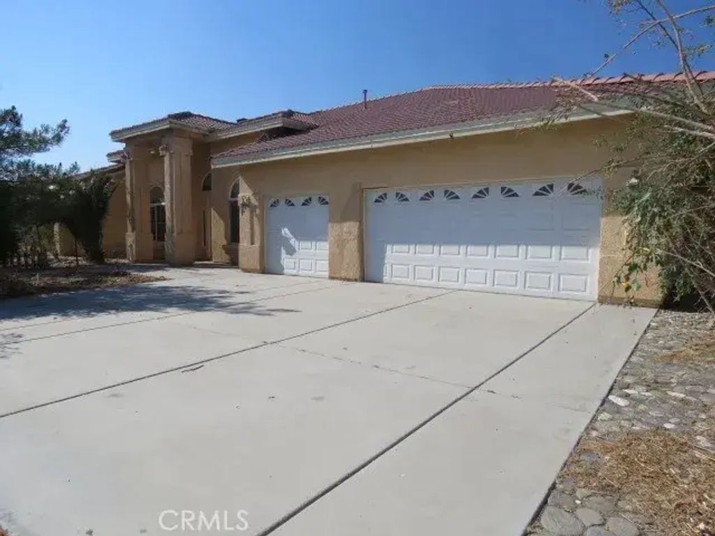 2425 Tokay Road, Phelan