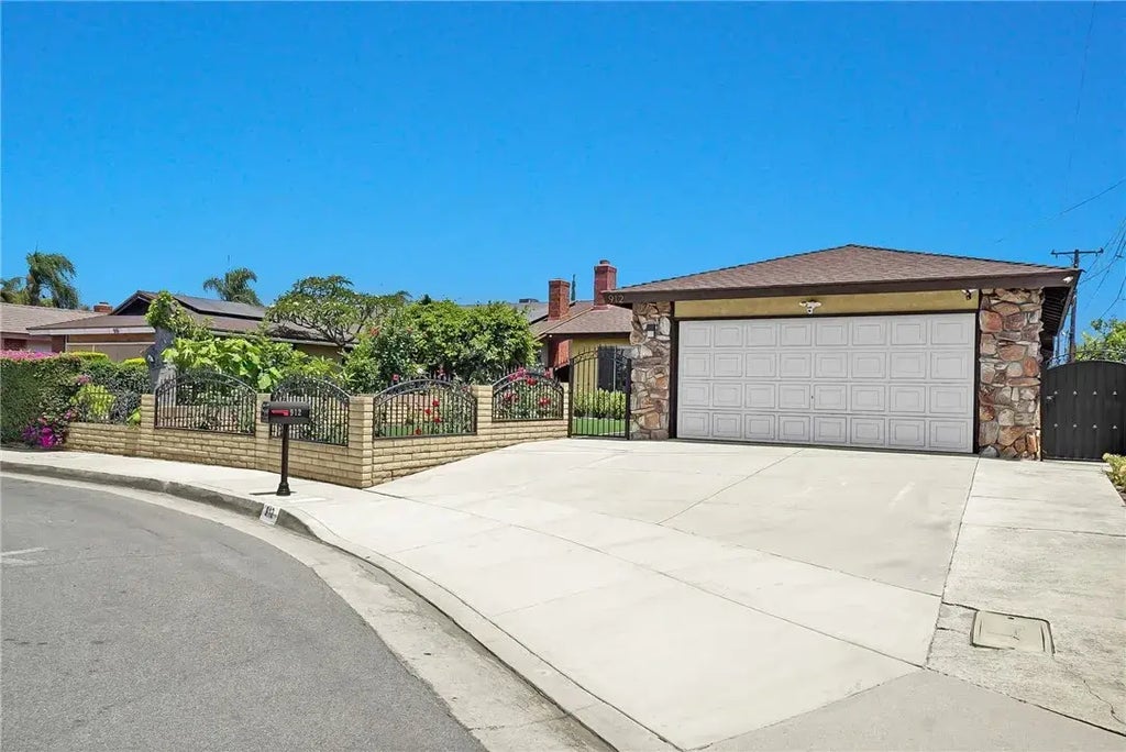 912 Jacmar Drive, Montebello