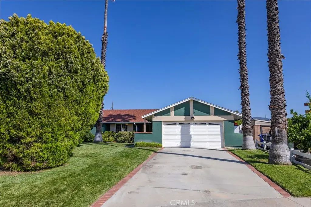 27200 Pine Hills Avenue, Canyon Country