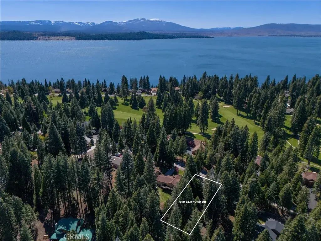 910 Clifford Drive, Almanor
