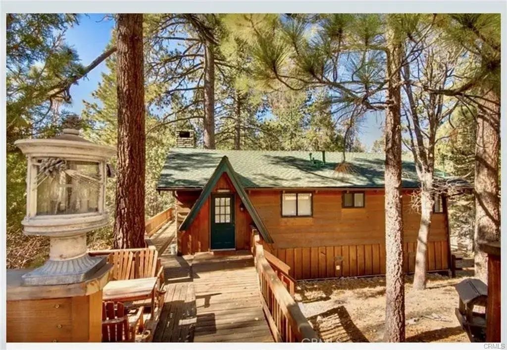 954 Chinook Road, Fawnskin