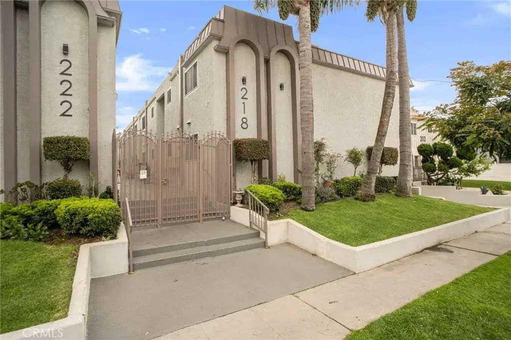 218 E Tamarack Avenue 5, Inglewood