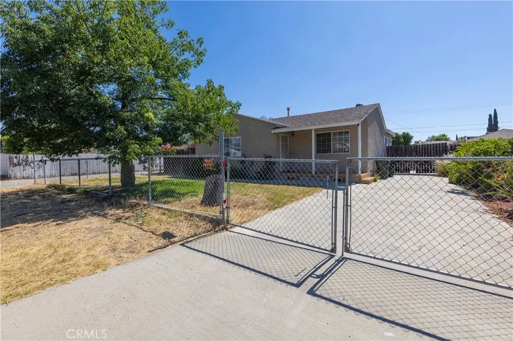8933 Locust Avenue, Fontana