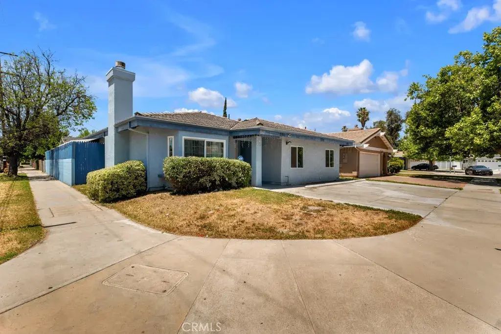 7701 Baird Avenue, Reseda