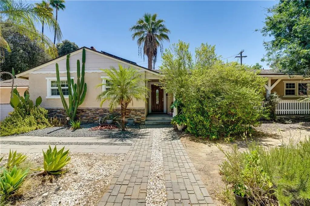 8084 Magnolia Avenue, Riverside