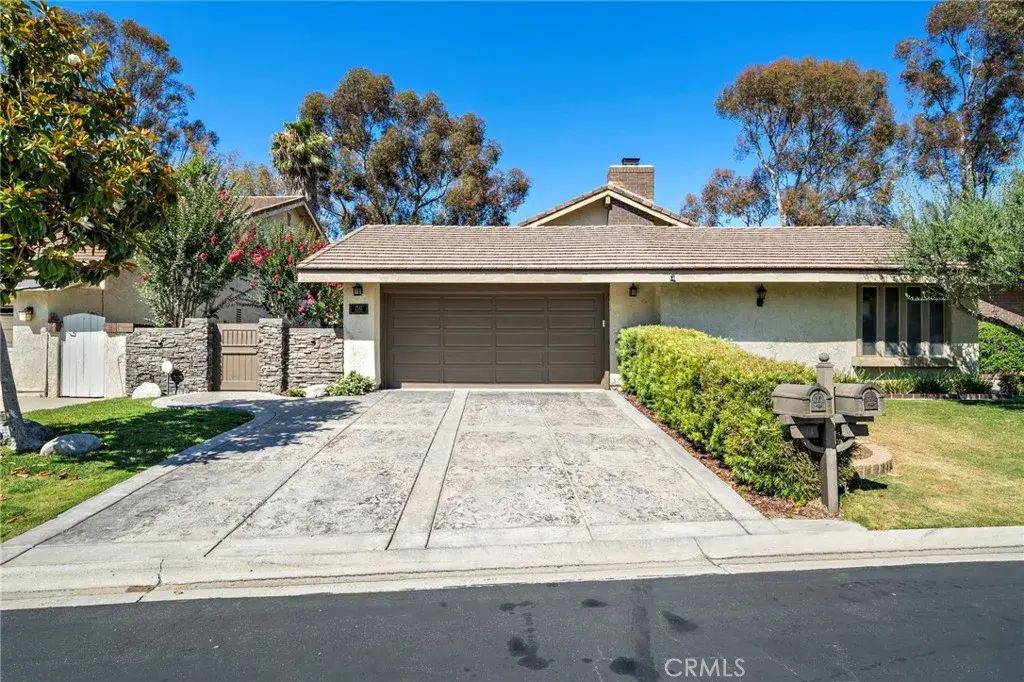 7543 E Twinleaf Trail, Orange