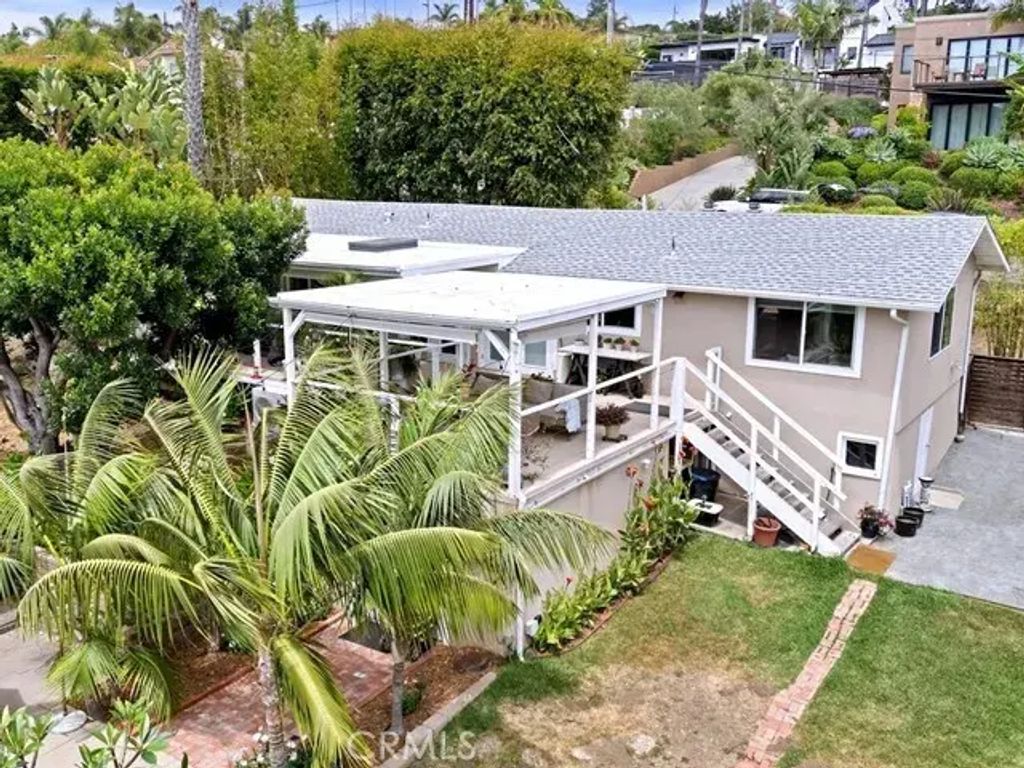 1570 Burgundy Road, Encinitas