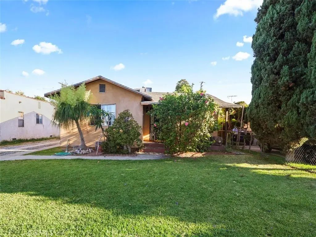 4332 E 53rd Street, Maywood