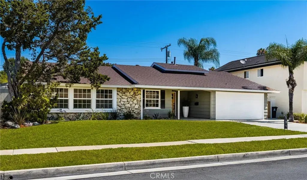 121 W Borromeo Avenue, Placentia