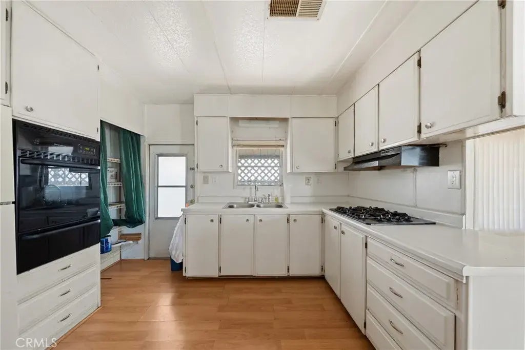 1380 W Florida 22, Hemet