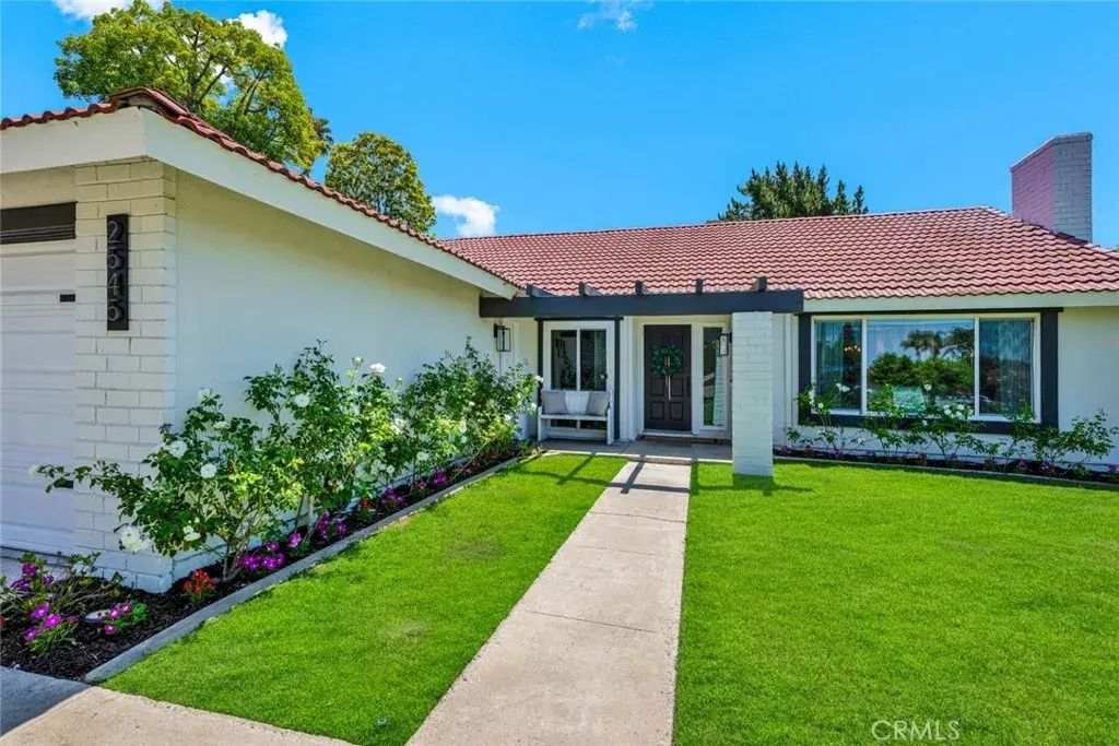 2545 N Robinhood Place, Orange