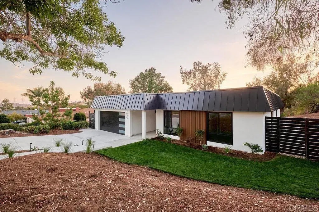 2025 Valley Road, Oceanside