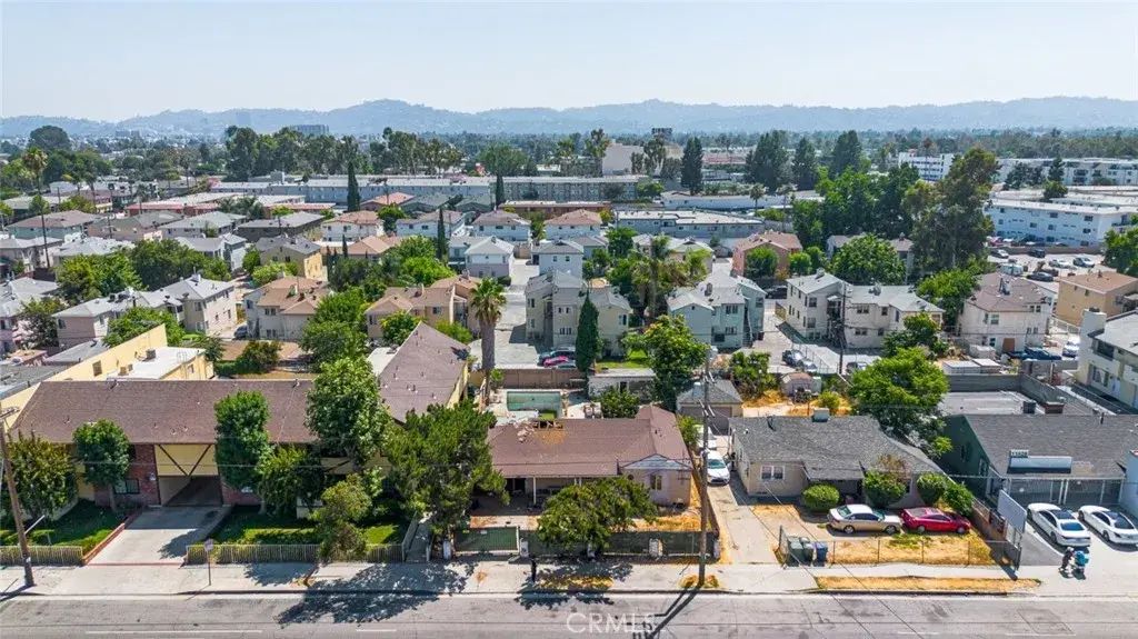 11618 Victory Boulevard, North Hollywood