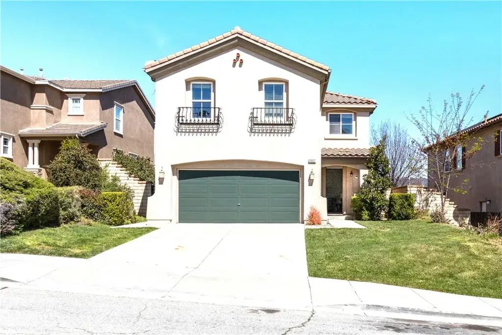 20027 Christopher Lane, Saugus