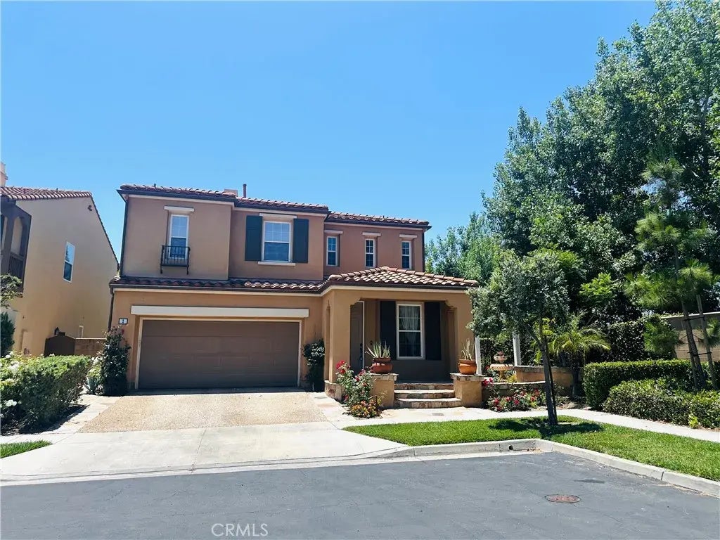 2 Versailles, Irvine