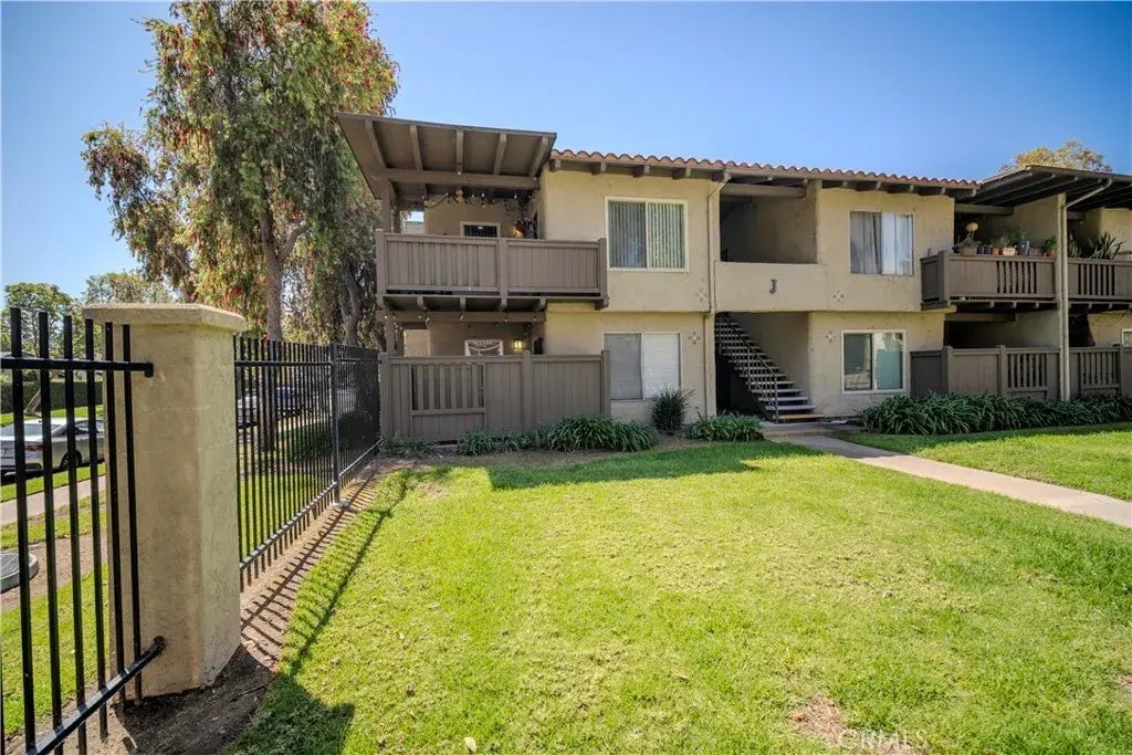 1345 Cabrillo Park Drive J02, Santa Ana
